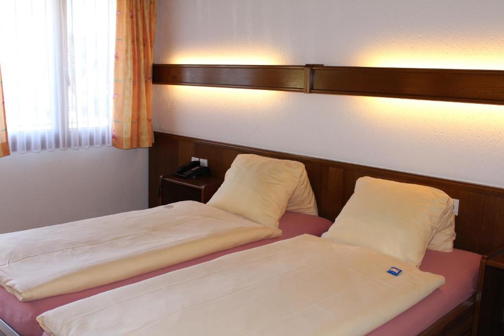 Glaernisch Hof Hotel 2*